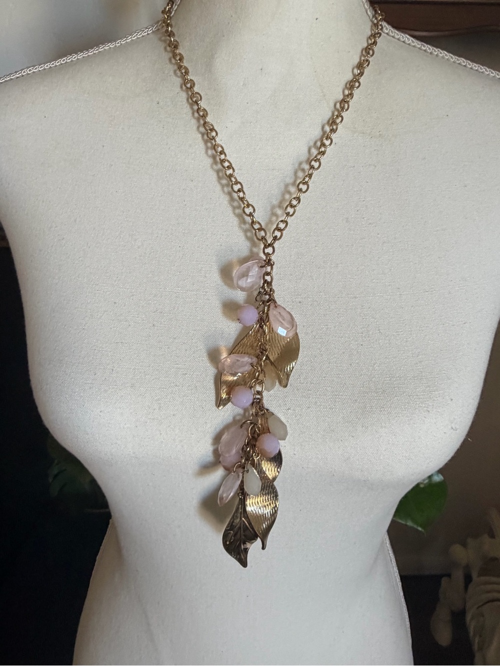 Vintage Gold Leafs & Facet Cut Pink Teardrop Glass Dangle Bead Tassel Necklace